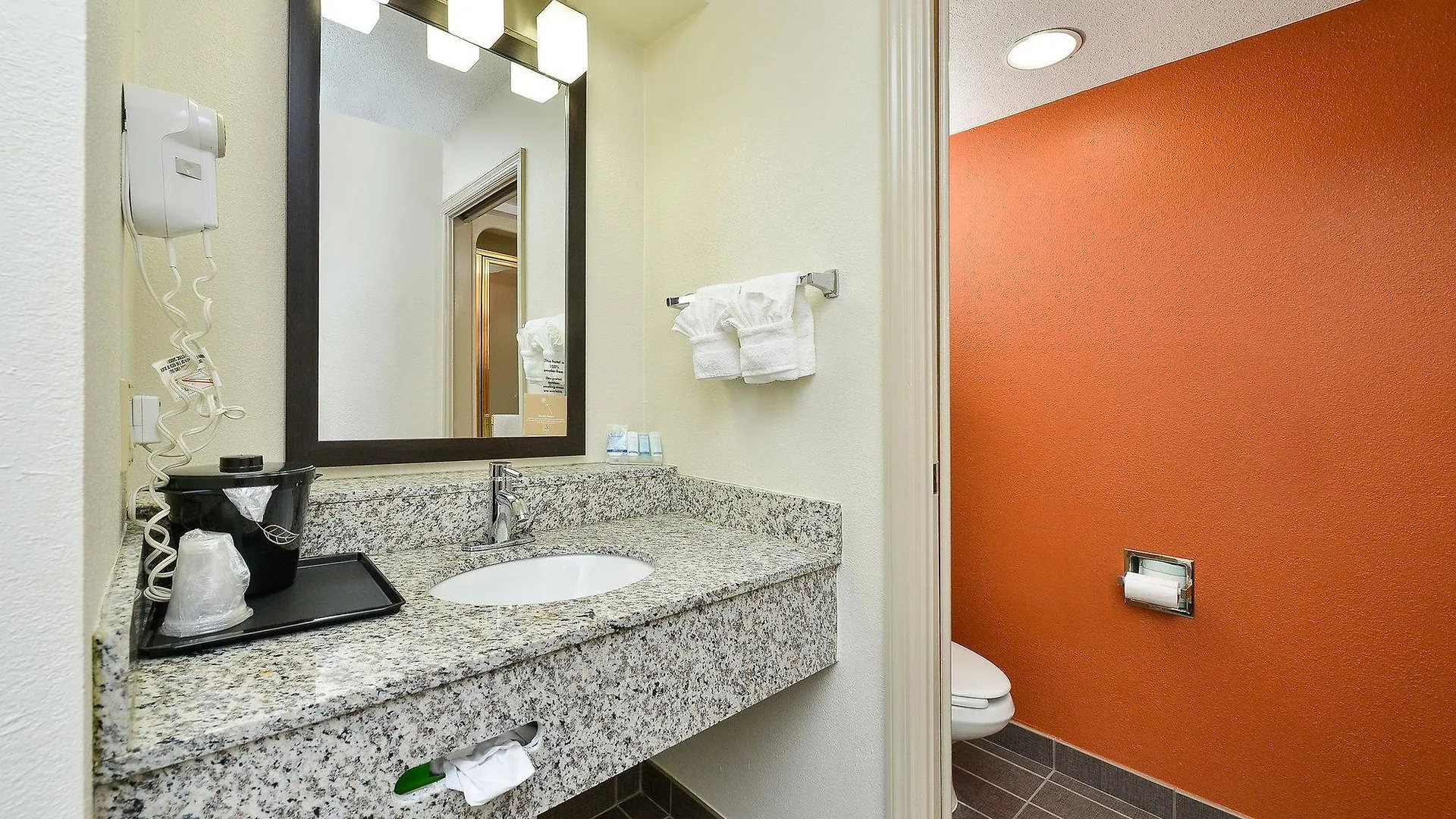 Sleep Inn Nashville 2*,